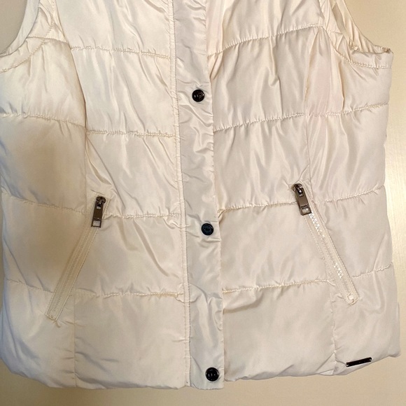 Ladies Marc New York sleeveless puffer jacket vest. - Picture 3 of 7